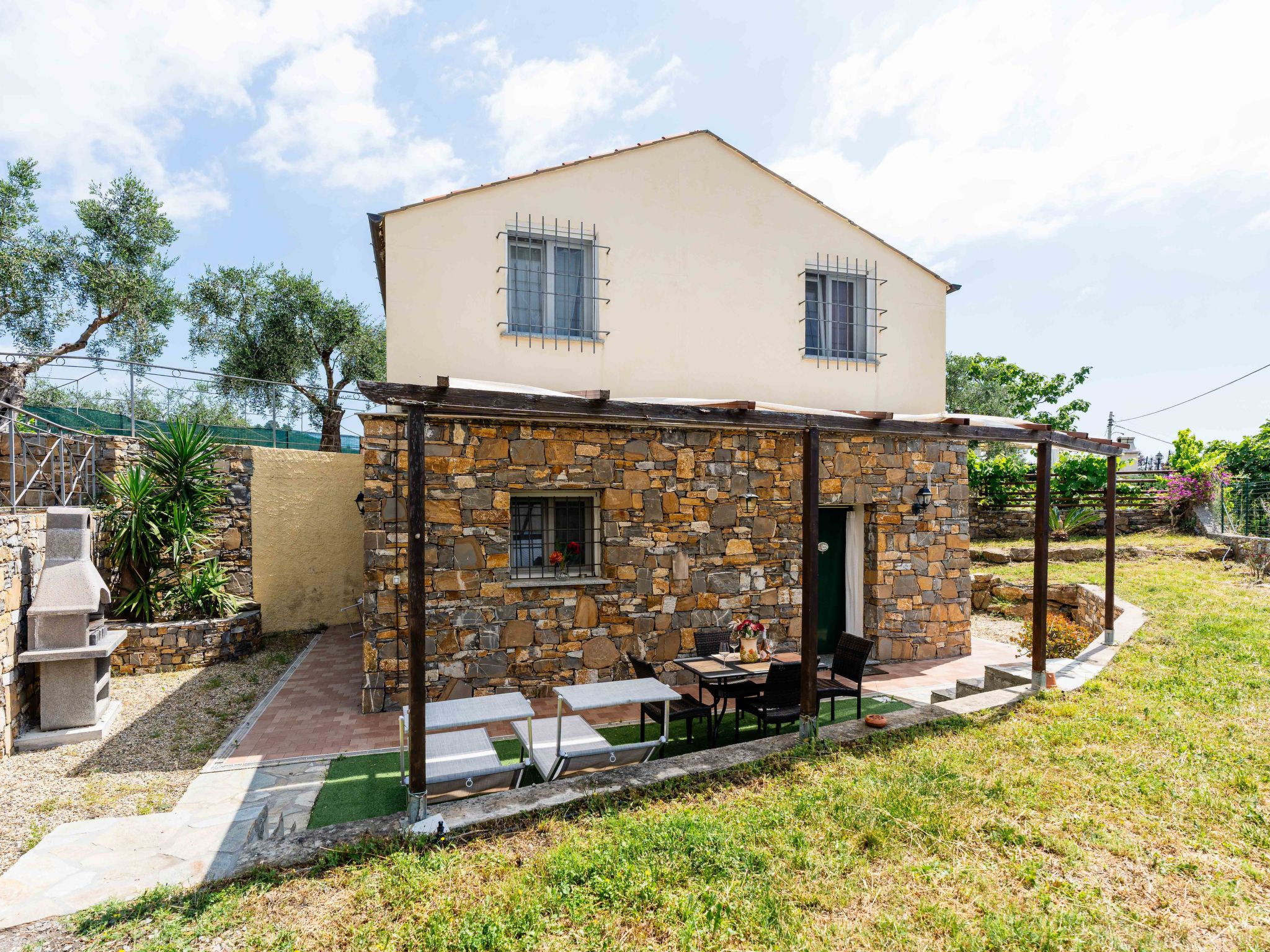 Olive Lodge-Buiten
