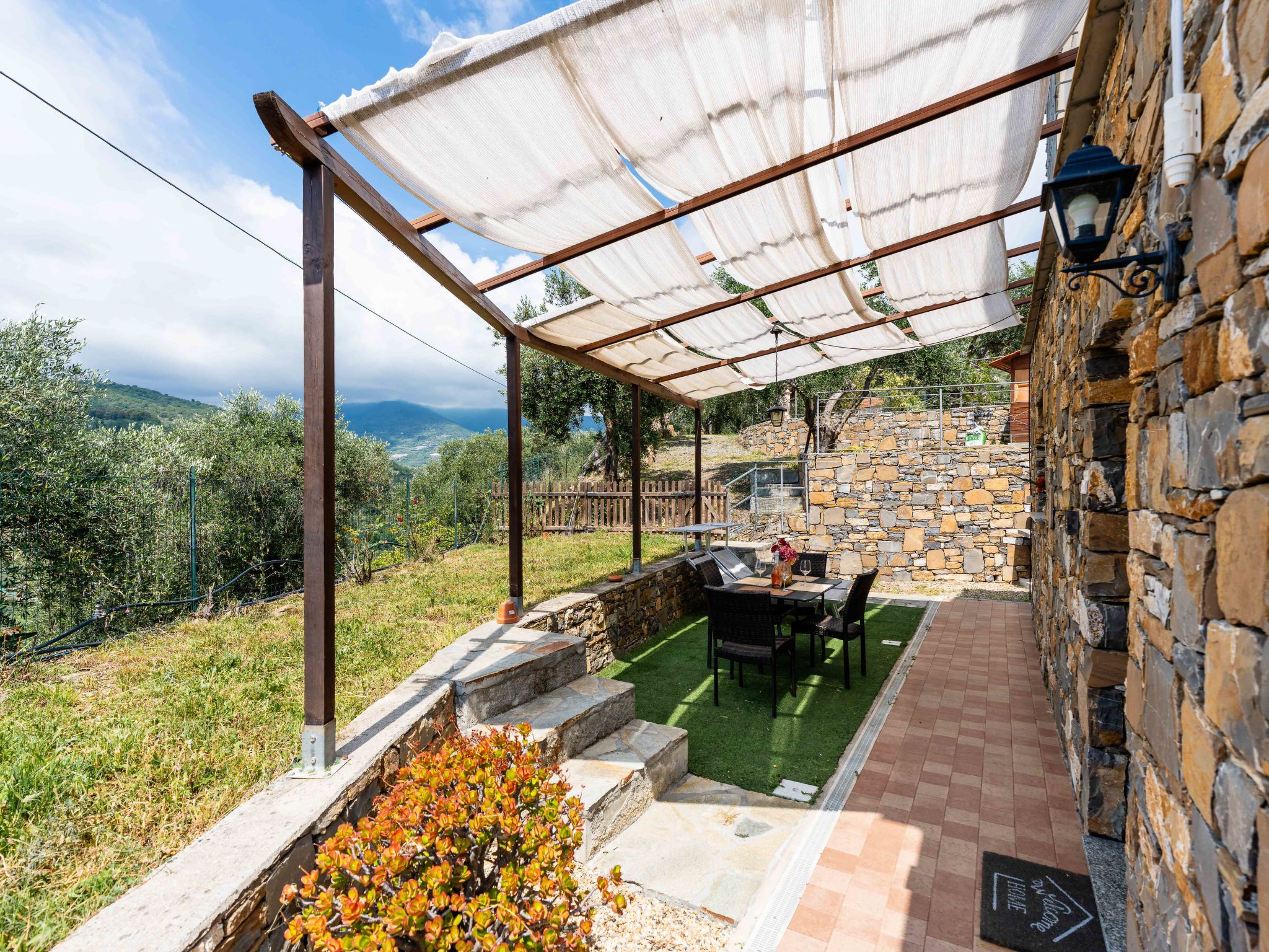 Olive Lodge-Buiten
