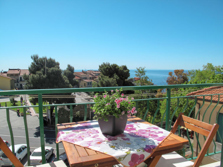Appartement met zeezicht in San Lorenzo al Mare voor 5 personen in San Lorenzo al Mare
