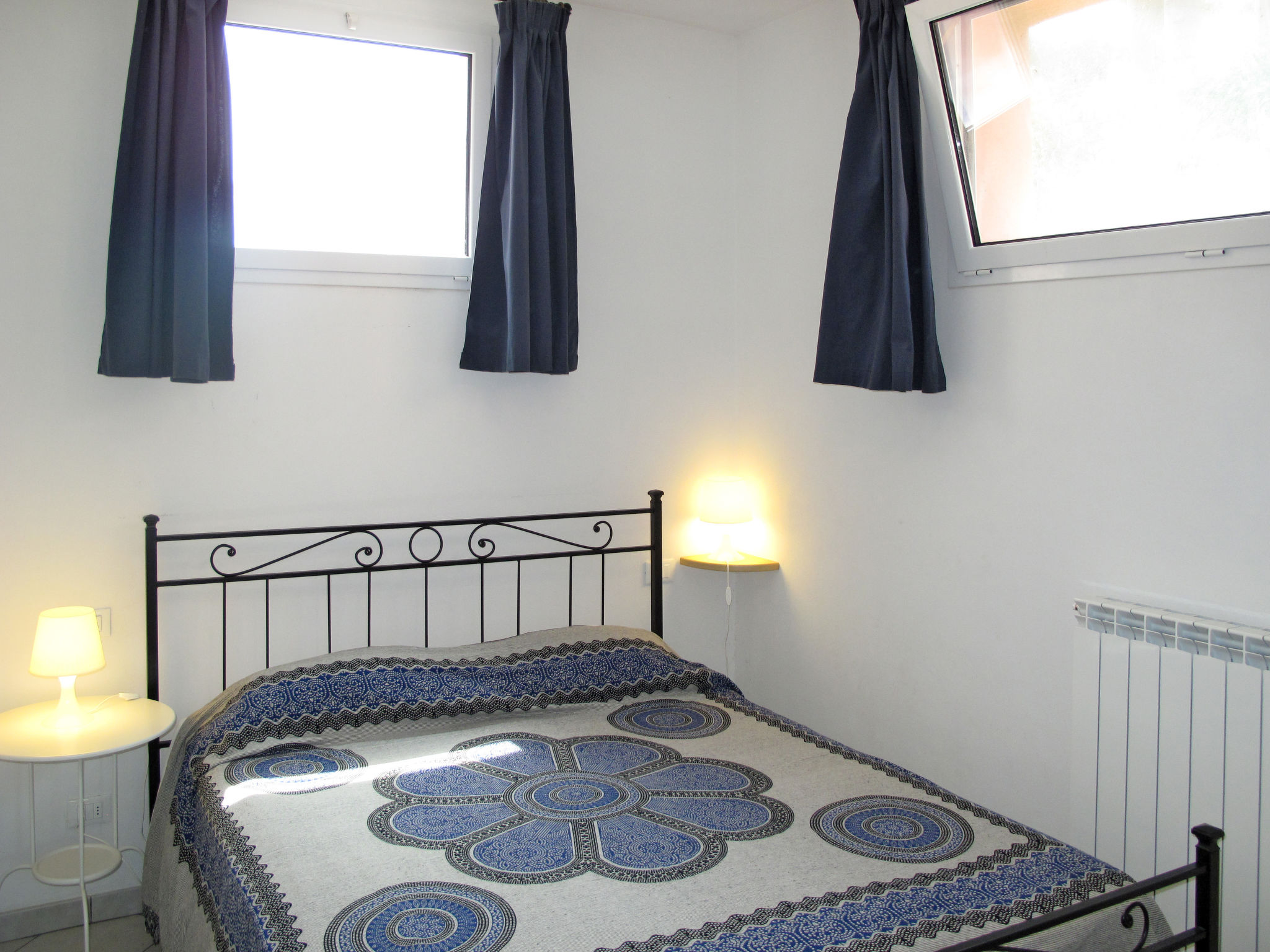 Photo of Blue (SLR352)