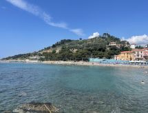 Vacation home Alfreda (SLR101)