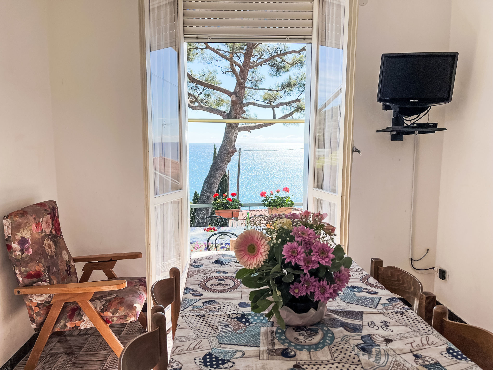 Photo of Alfreda (SLR101)