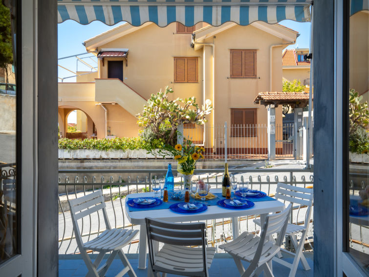 Search and Stay destination Piani-Ciapin, Liguria - Italy from AU$ 138. Casa Fidalma