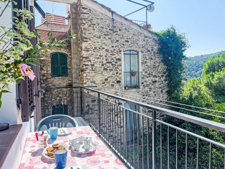 Bergzicht en rust in Casa Simona, sfeervol vakantiehuis in Dolcedo in Dolcedo
