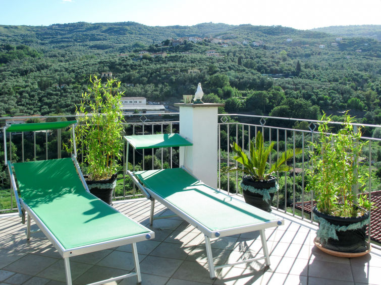 Search and Stay destination Isolalunga, Liguria - Italy from AU$ 164. Daniela (DOL295)