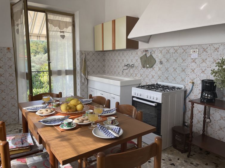 Search and Stay destination Costa Carnara, Liguria - Italy from AU$ 175. Casa Maria (DOL135)