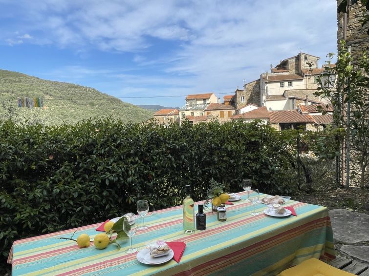5-persoons appartement in Dolcedo op 500 m van het meer in Dolcedo