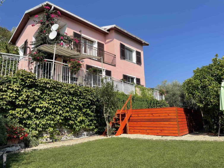 Search and Stay destination Dolcedo, Liguria - Italy from AU$ 194. Villa Paradiso (DOL190)