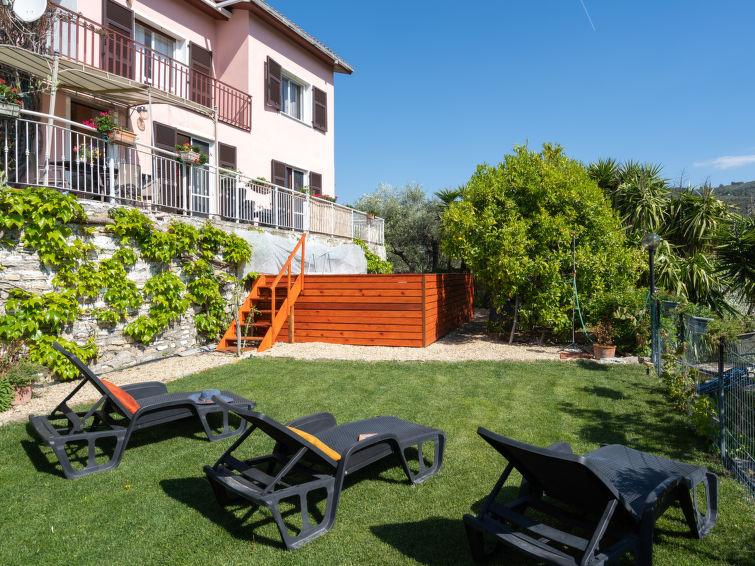 Search and Stay destination Dolcedo, Liguria - Italy from AU$ 273. Villa Paradiso (DOL192)