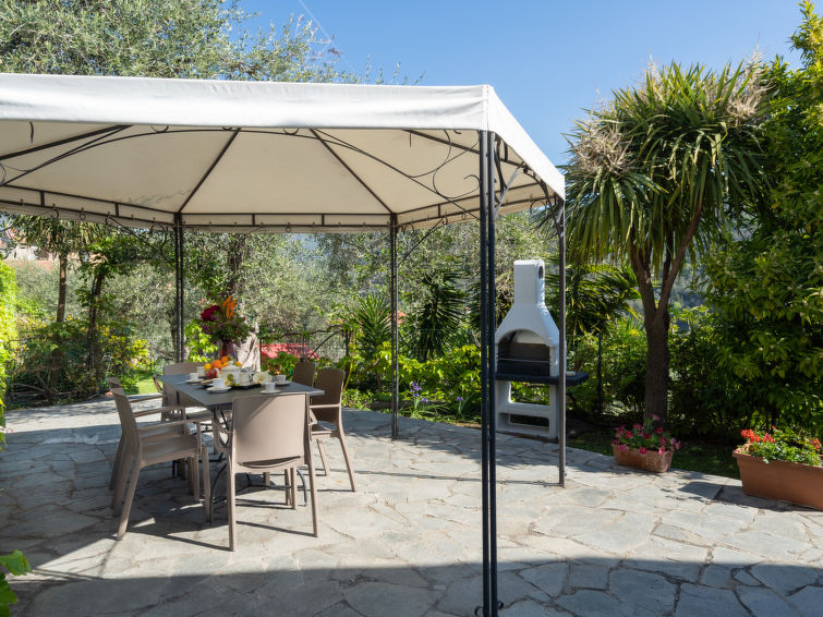 Search and Stay destination Dolcedo, Liguria - Italy from AU$ 318. Villa Paradiso (DOL192)