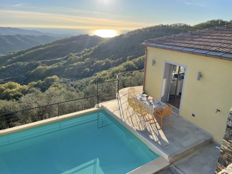 Open haard en privézwembad in vakantiehuis Bellaria, Valloria in Valloria, Lodi