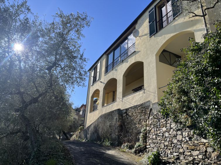 4-persoons vakantiehuis Casa Norvegia in Valloria met zee- en bergzicht in Valloria, Lodi