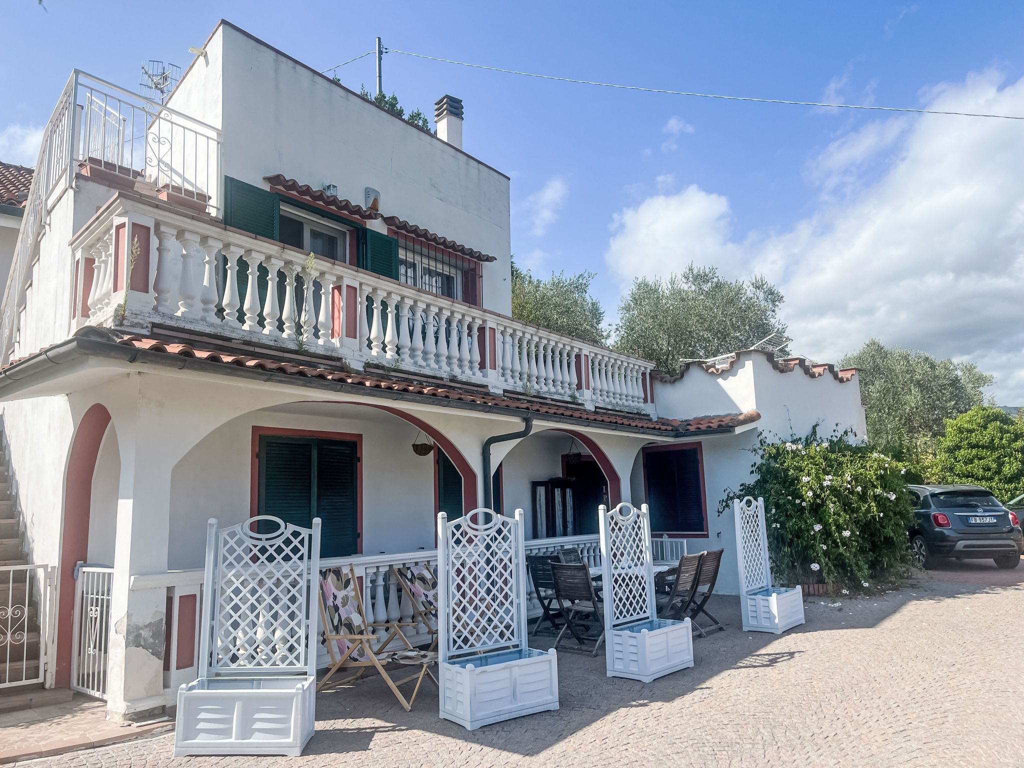 Il Portico-Buiten