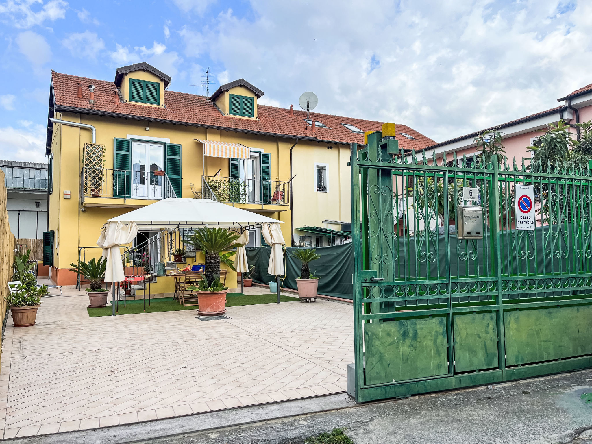 Tra Collina e Mare-Draußen