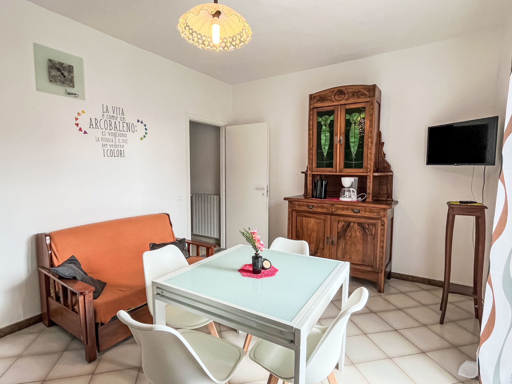 Tra Mare e Collina-Inside