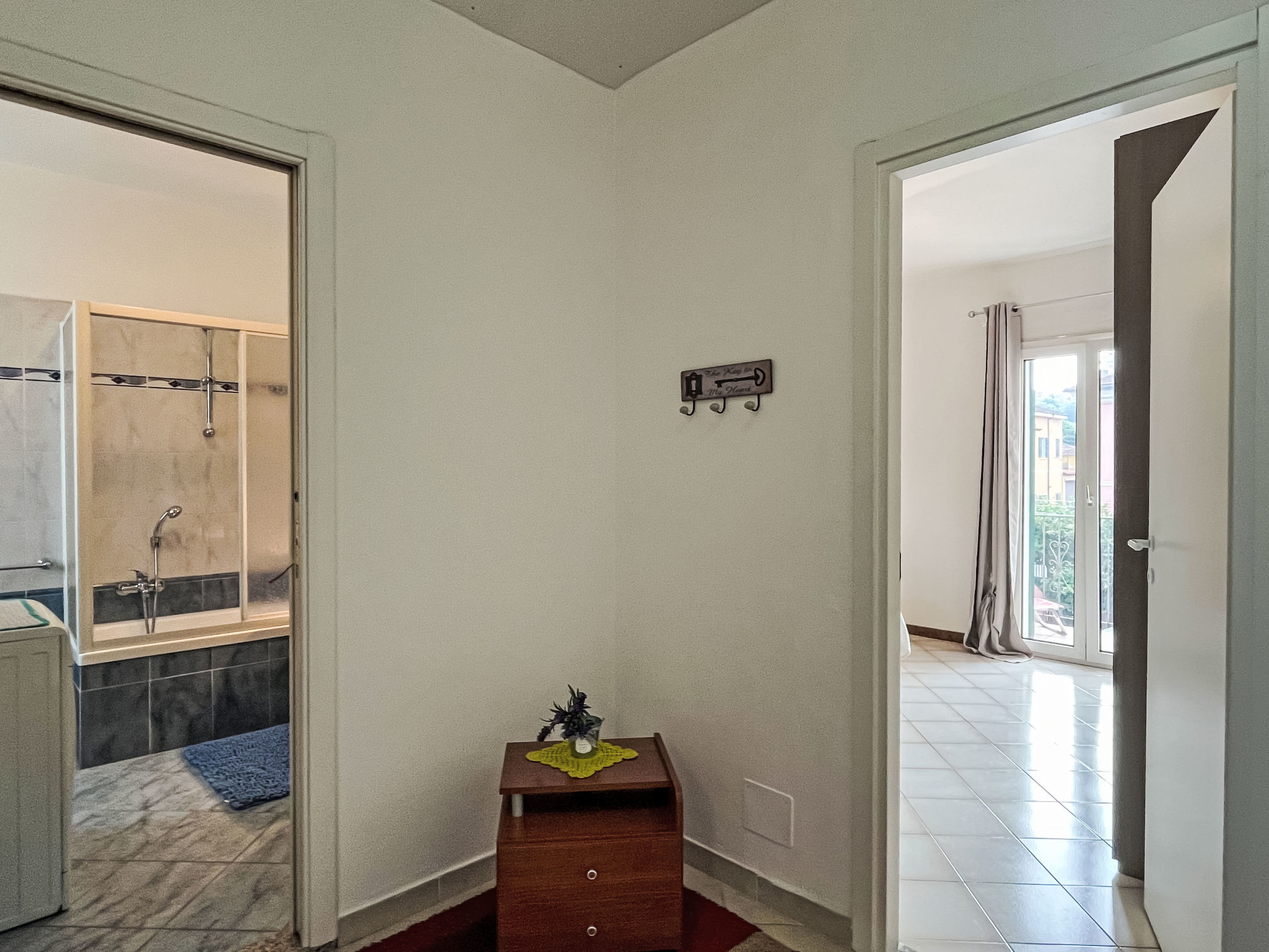 Tra Mare e Collina-Inside