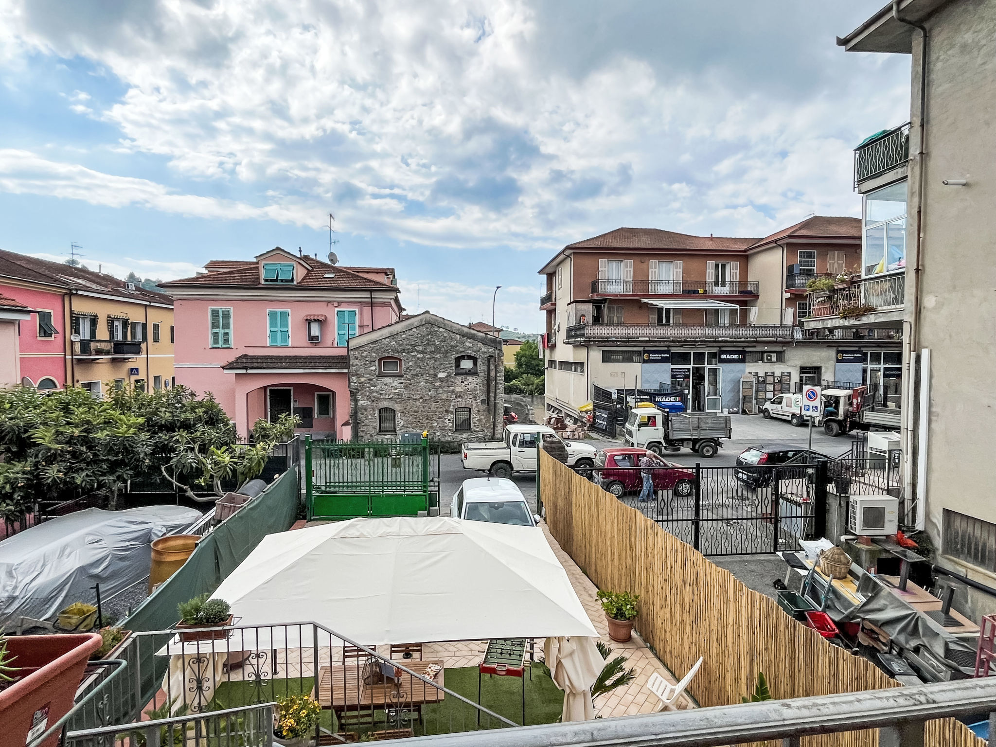 Tra Mare e Collina-Outside