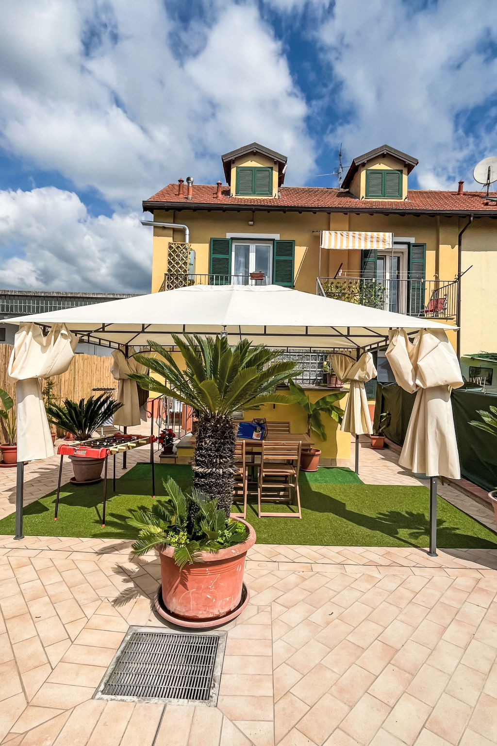 Tra Mare e Collina-Outside