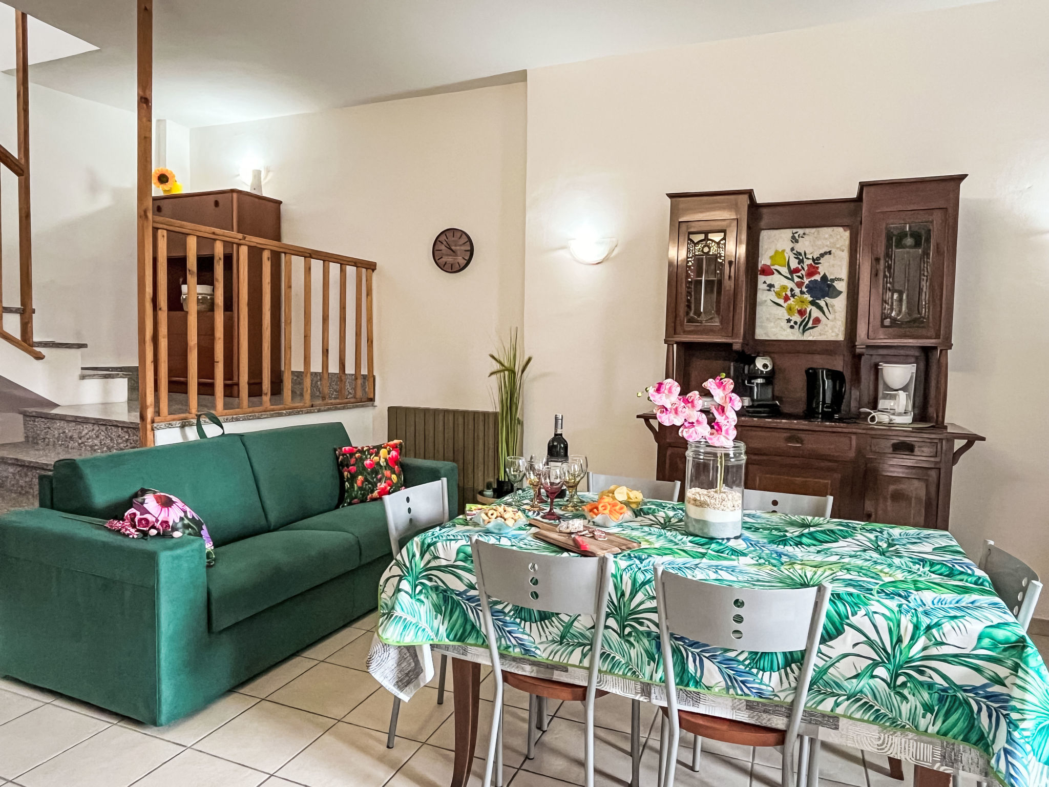 Tra Mare e Collina-Inside