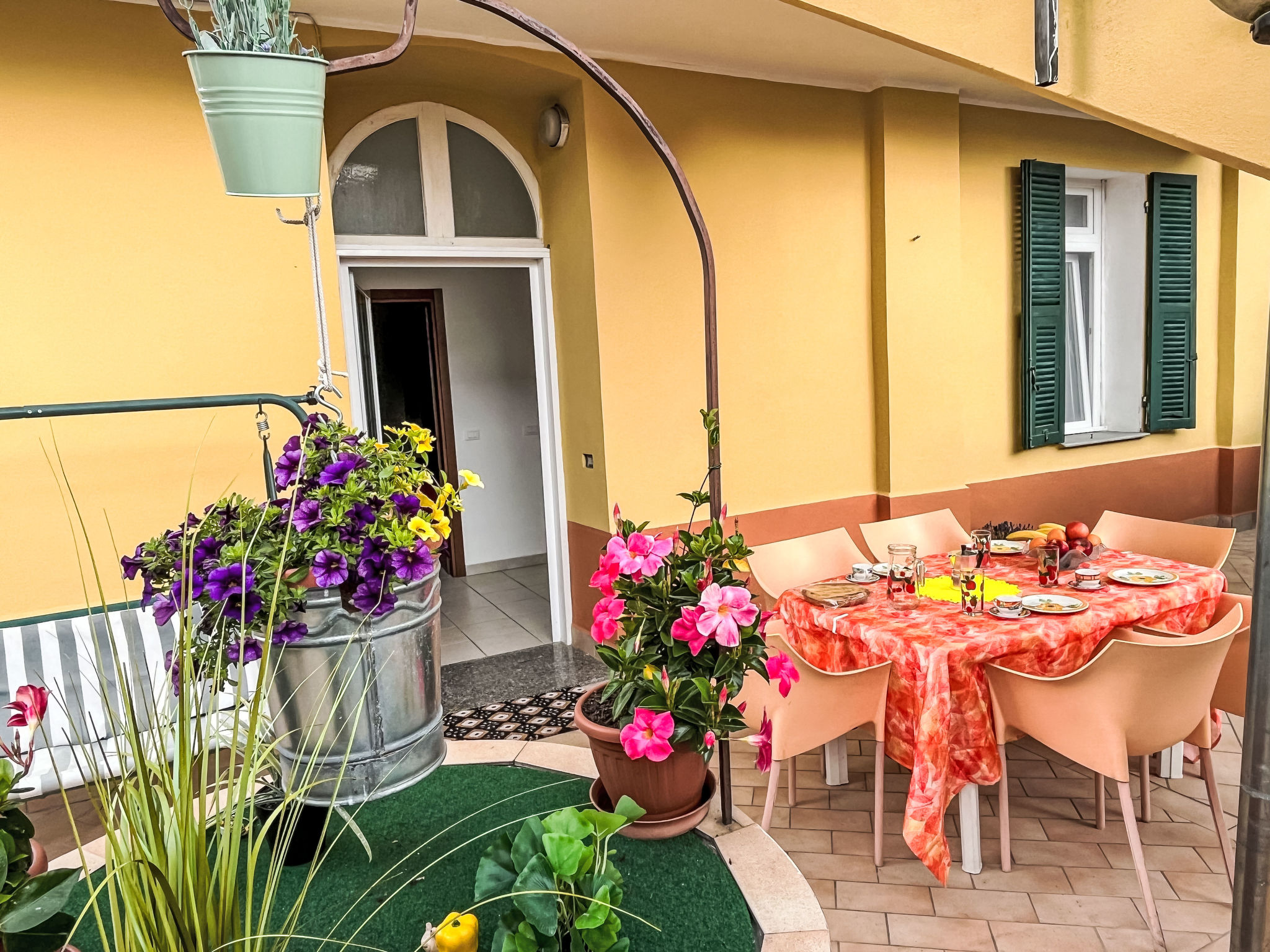 Tra Mare e Collina-Outside