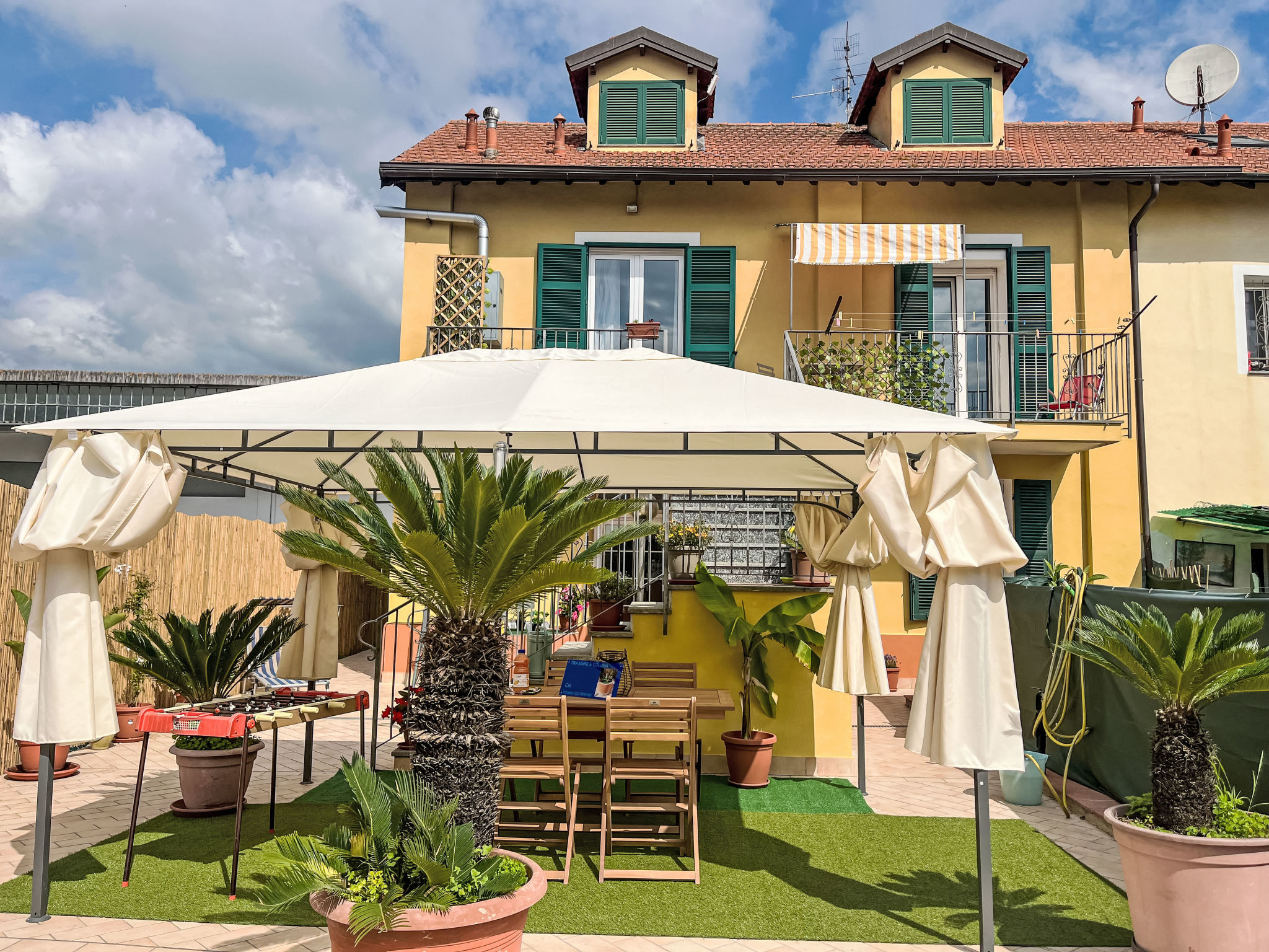 Tra Mare e Collina-Outside