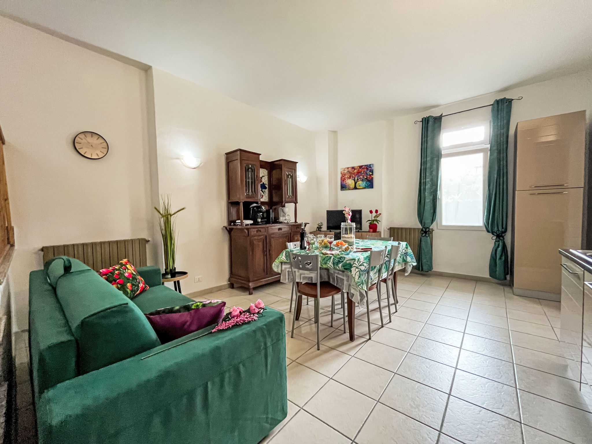 Tra Mare e Collina-Inside
