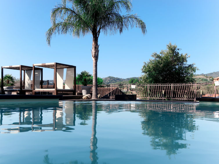 Villa Monterosso: luxe villa met privézwembad in Imperia in Imperia