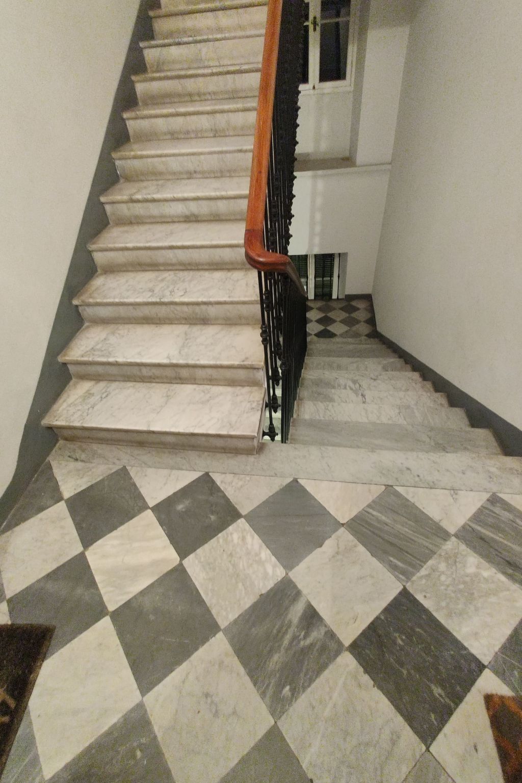 Elegantes historisches Apartment mit herrlichem Meerblick-Binnen