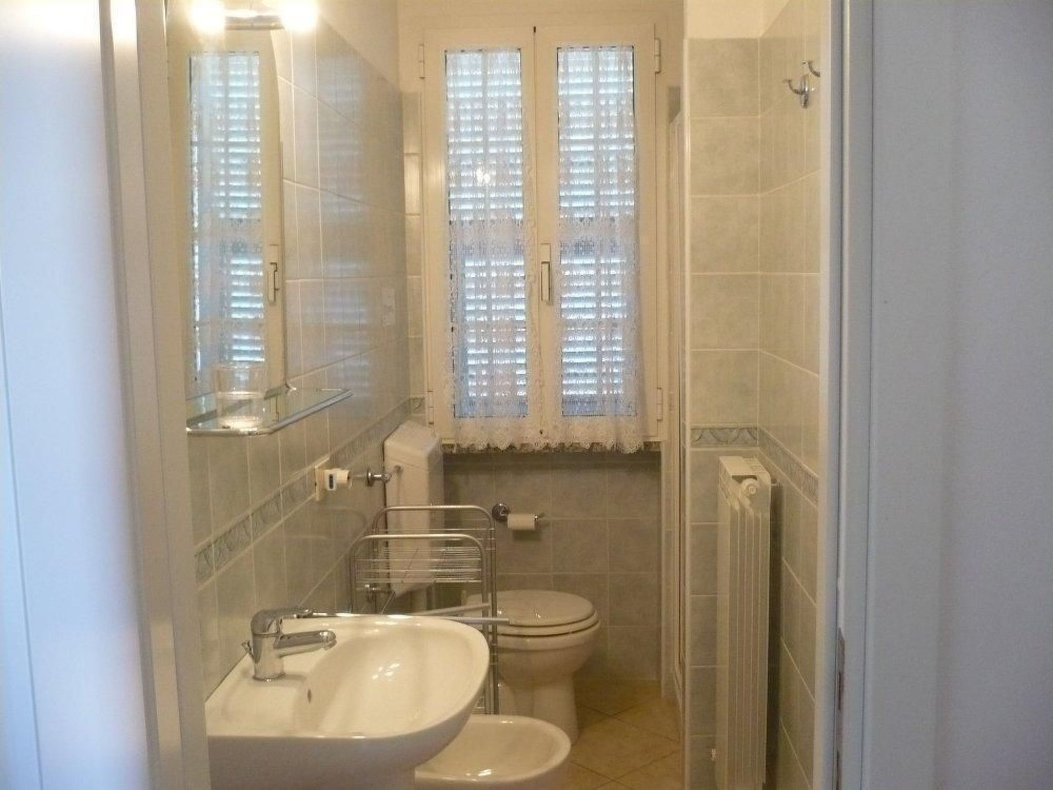 Zwei-Zimmer-Wohnung mit Meer- und Stadtblick-Binnen