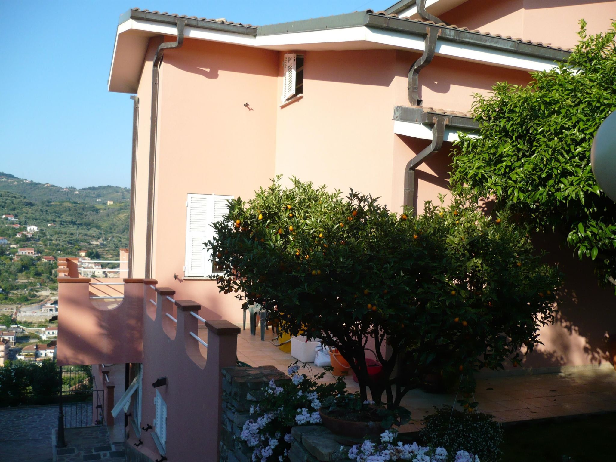 Zwei-Zimmer-Wohnung mit Meer- und Stadtblick-Image-tags.info