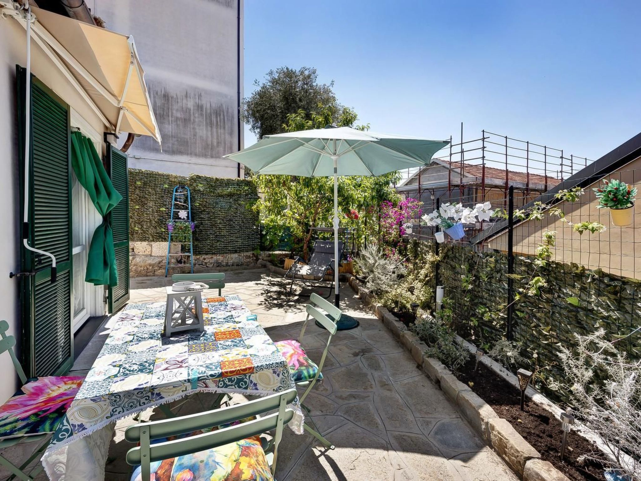 Vakantiehuis met omheinde tuin in Imperia (Italië) 1 hond is welkom