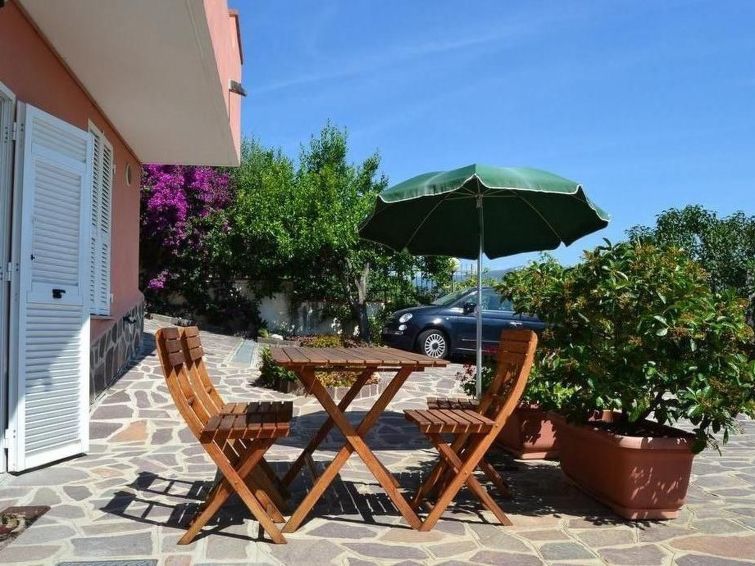 Cottage 'Red 5' Mit Blick Aufs Wasser - Imperia