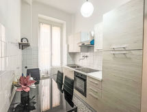 Knus appartement in centrum Imperia Oneglia, 100m van zee - thumbnail 2