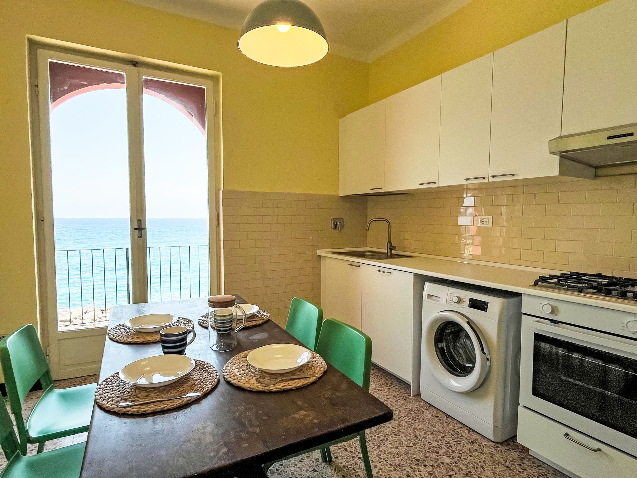 Finestra sul Mare - Inside
