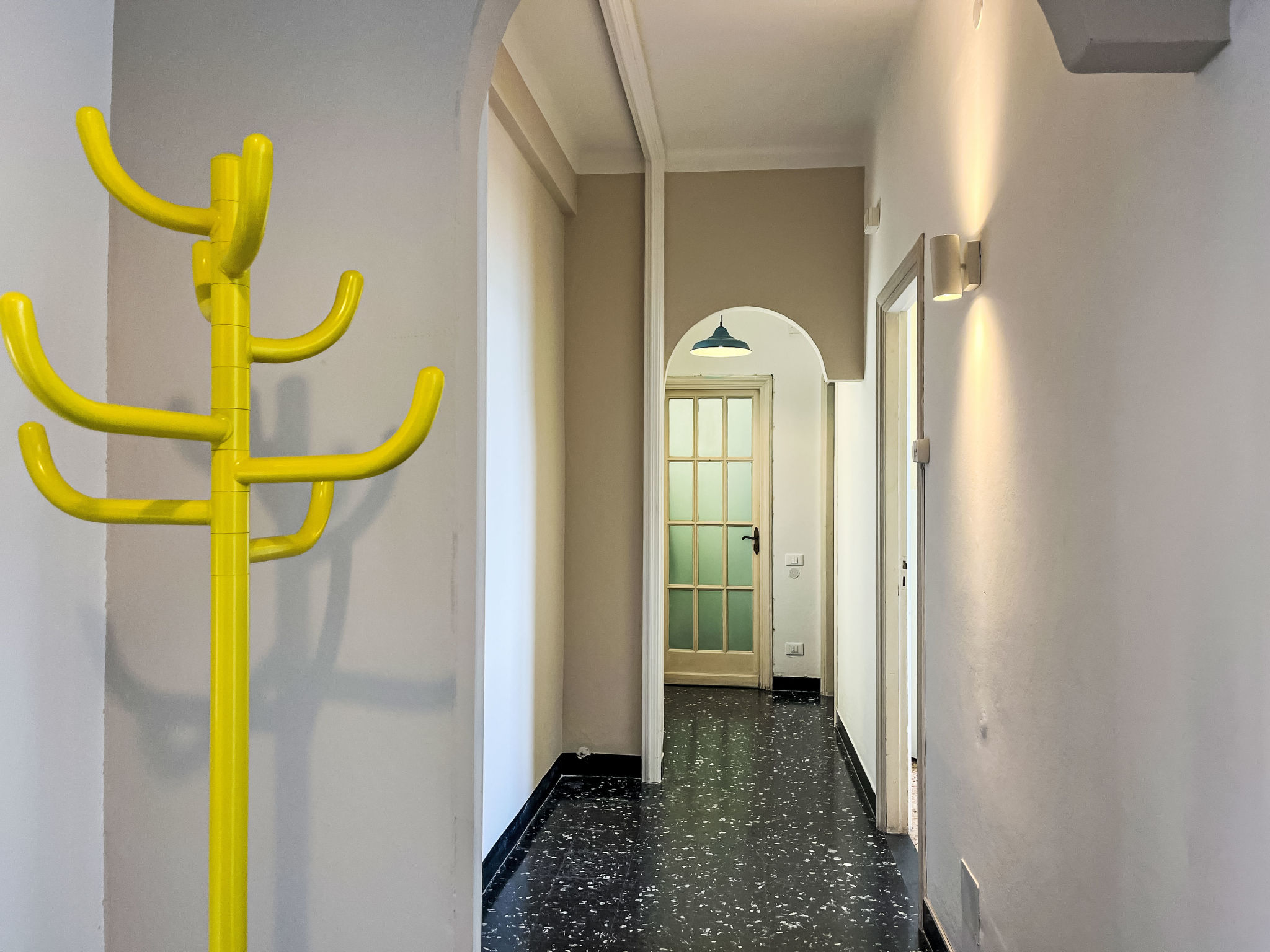Finestra sul Mare - Inside