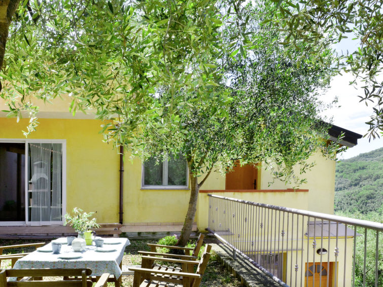 Zonnig appartement in Molini di Prelà met gedeeld zwembad in Molini di Prelà
