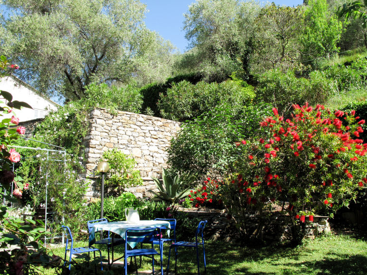 Search and Stay destination Molini, Liguria - Italy from AU$ 282. Costanza & Valeria (PRE133)
