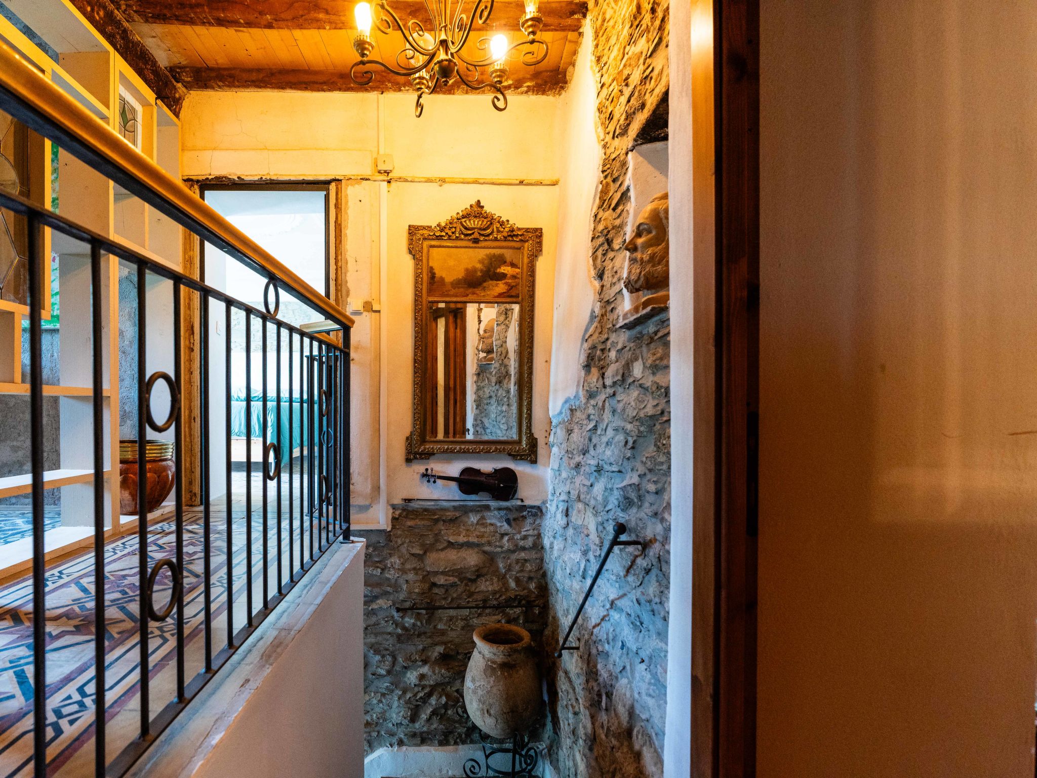 Ma Maison-Binnen
