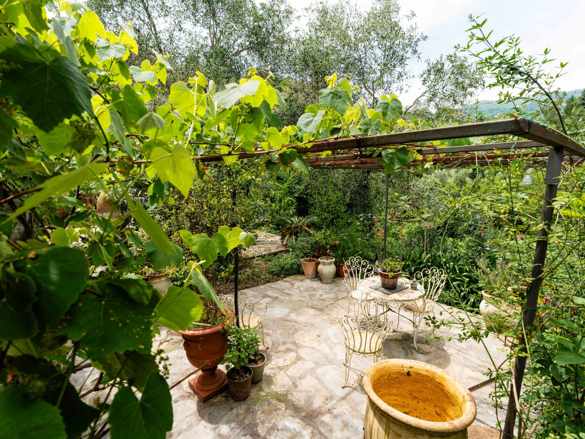 Ma Maison-Buiten