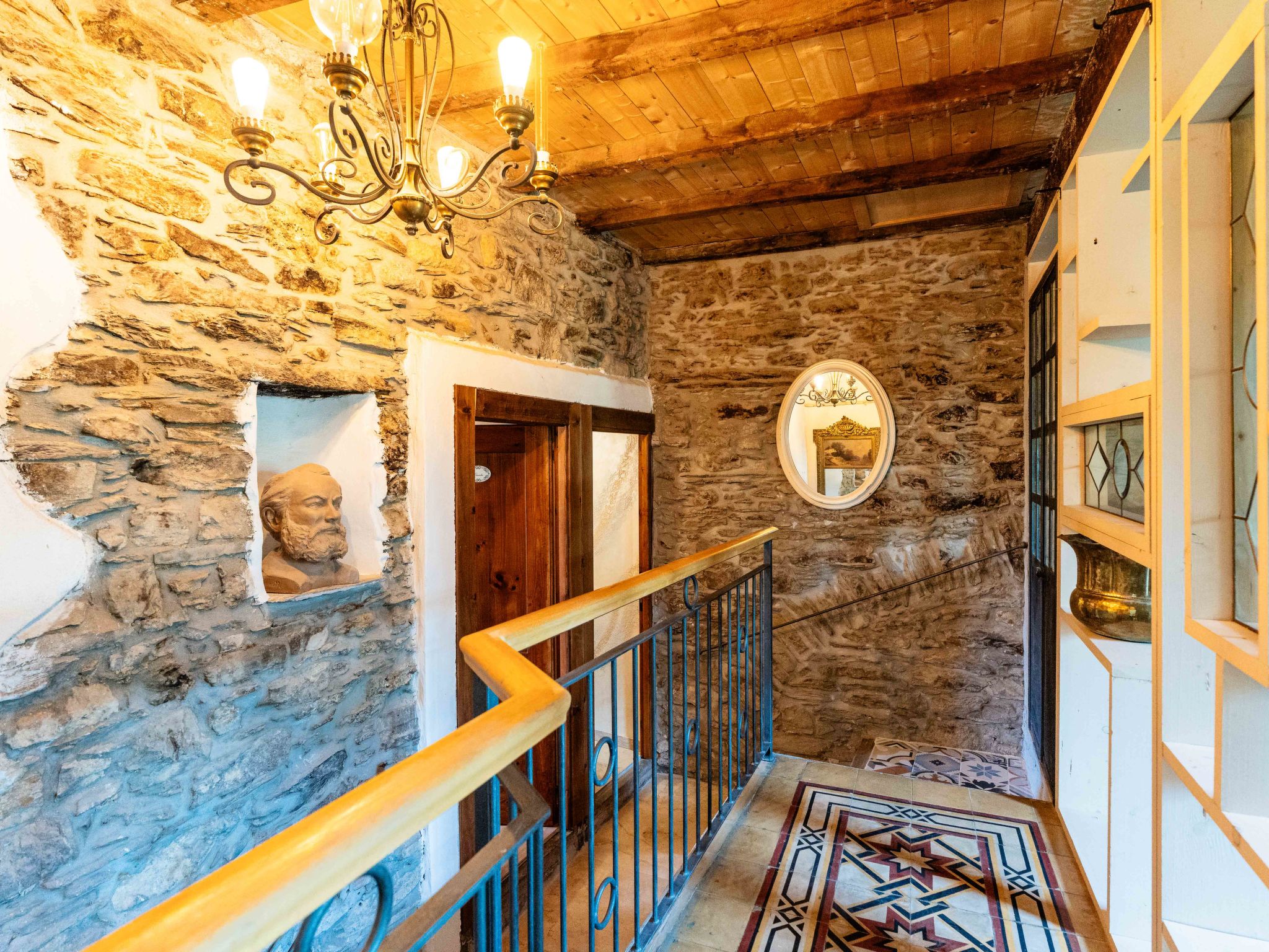 Ma Maison-Binnen