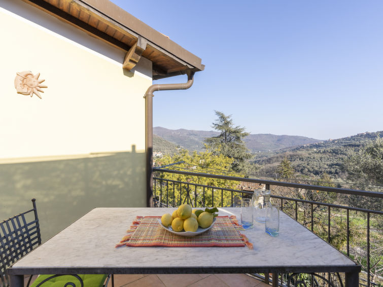 Search and Stay destination Villa Viani, Liguria - Italy from AU$ 137. Lory House