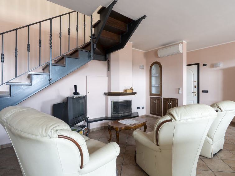 Search and Stay destination Villa Viani, Liguria - Italy from AU$ 268. Villa Fontana Vecchia