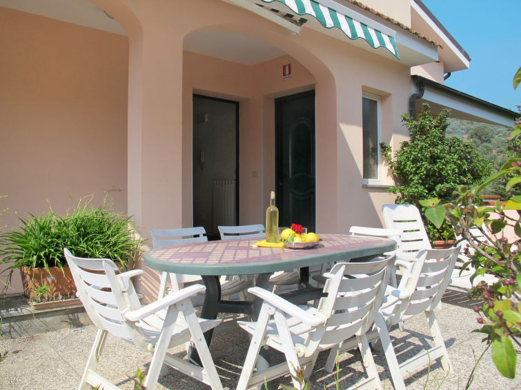 Search and Stay destination Diano Castello, Liguria - Italy from AU$ 180. La Colombera