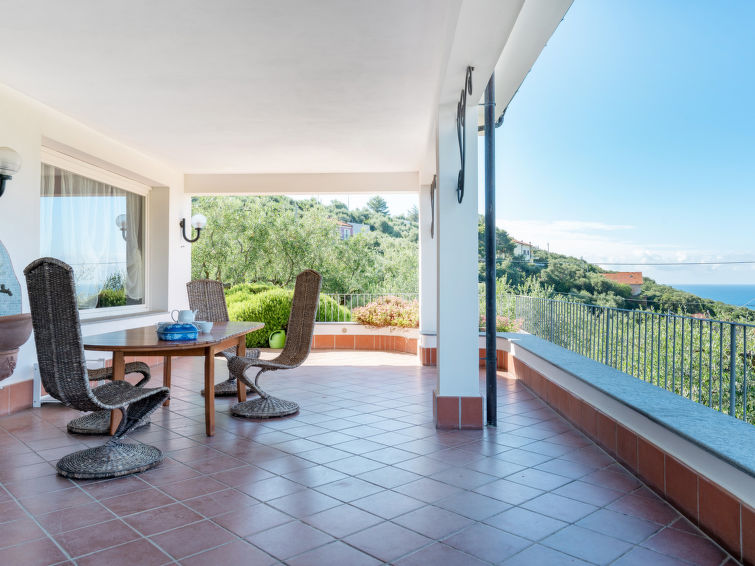 Search and Stay destination Monade Santa Lucia, Liguria - Italy from AU$ 1,068. Alberto
