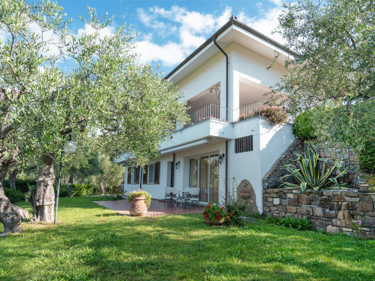 Search and Stay destination Monade Santa Lucia, Liguria - Italy from AU$ 1,068. Alberto