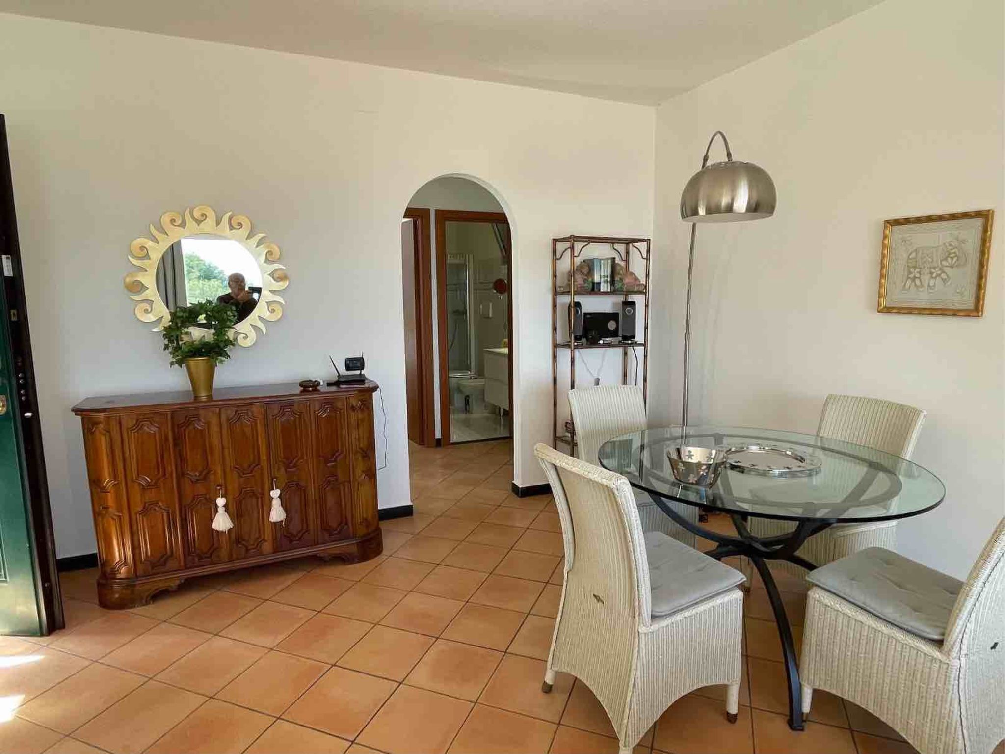 Junges Haus' Wohnung mit Wasserblick-Inside