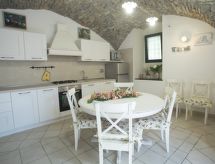 Charmantes Appartment in Diano San Pietro