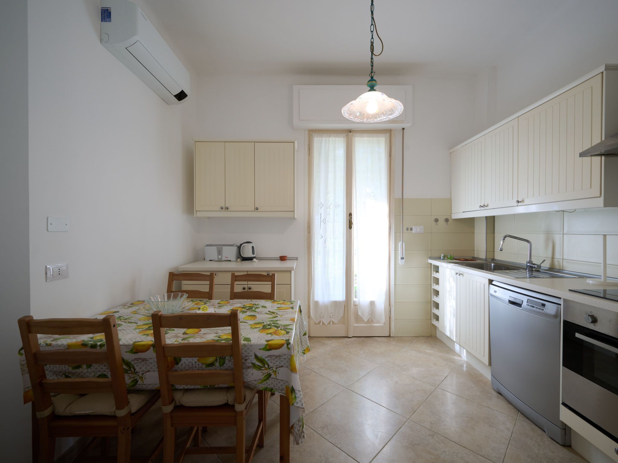 Villa Camilla Gartenwohnung'-Drinnen