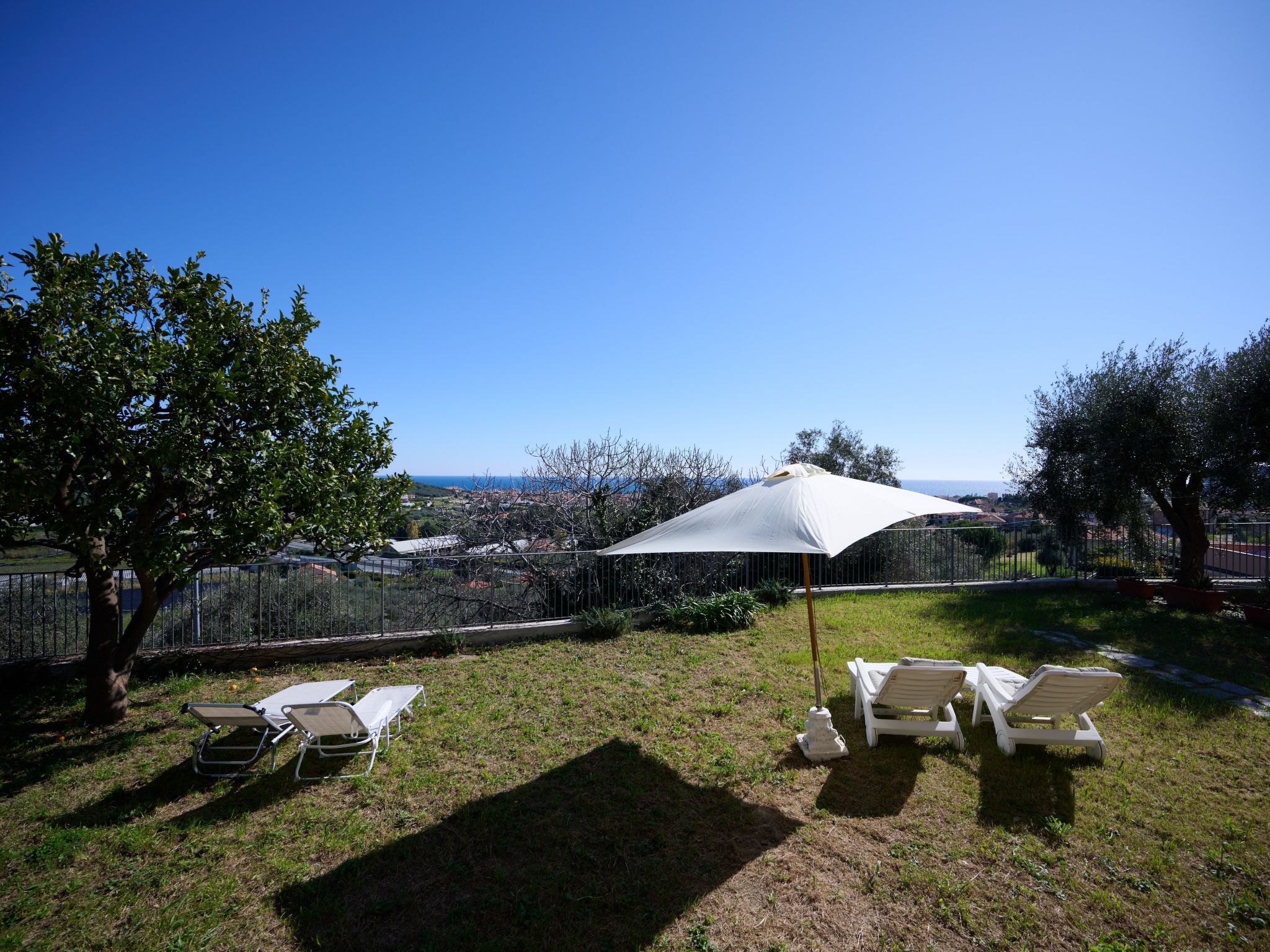 Villa Camilla Gartenwohnung'-Drinnen