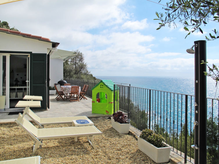 Zeezicht en rust in vrijstaand vakantiehuis La Perla del Mediterraneo in Cervo